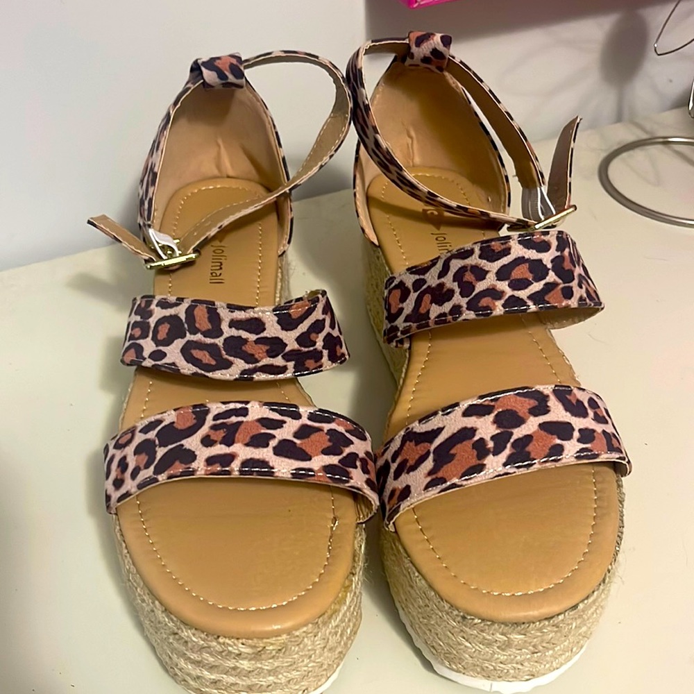 Leopard platform sandals